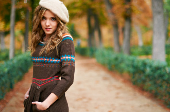 Zamilujte si teplé šaty, které unosíte celý podzim!